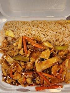 Order L303. Chicken with Garlic Sauce food online from Pearl Chinese Restaurant store, Mesquite on bringmethat.com