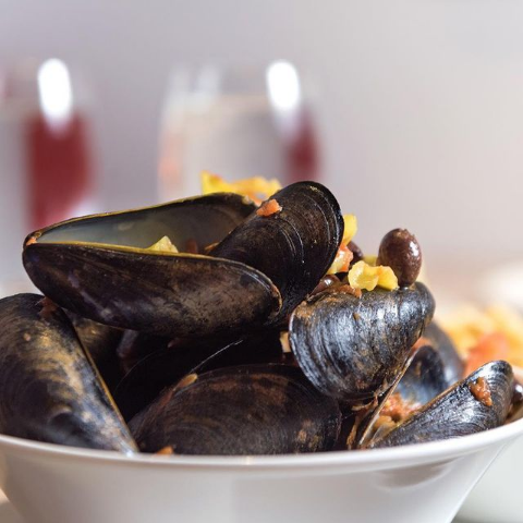 Order Prince Edward Island Mussels food online from Trattoria bianca store, New York on bringmethat.com