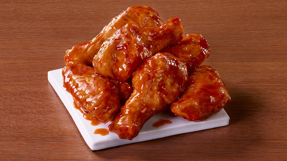 Order (6) Traditional Wings food online from Pizza Hut store, Chatham on bringmethat.com