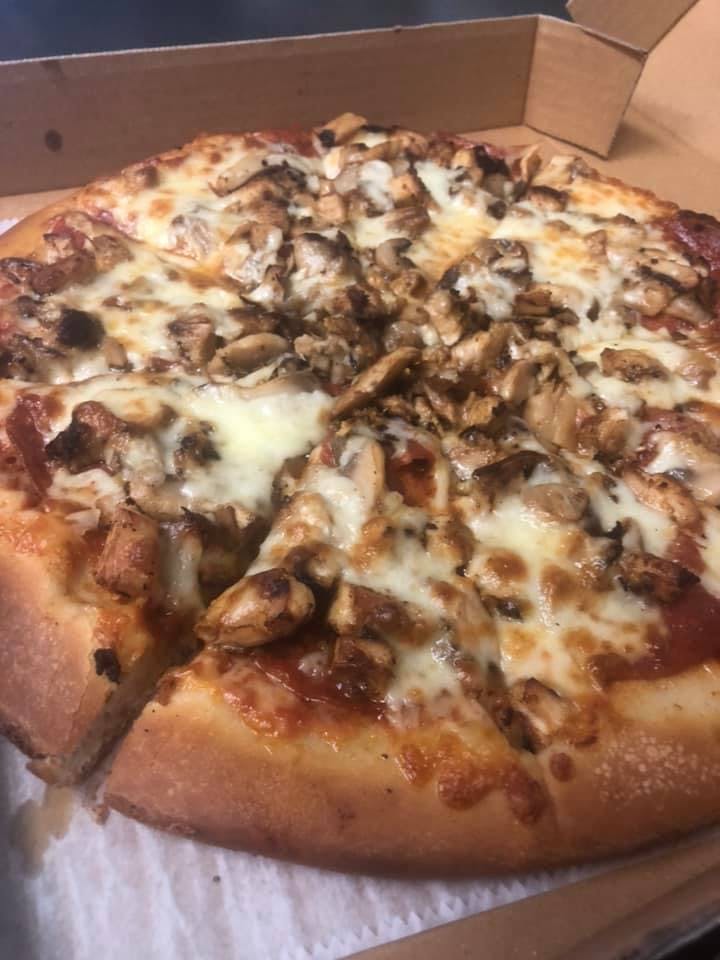 Order BBQ Chicken Pizza - Medium 12'' (8 Slices) food online from Fontana Pizza & Grill store, Exton on bringmethat.com