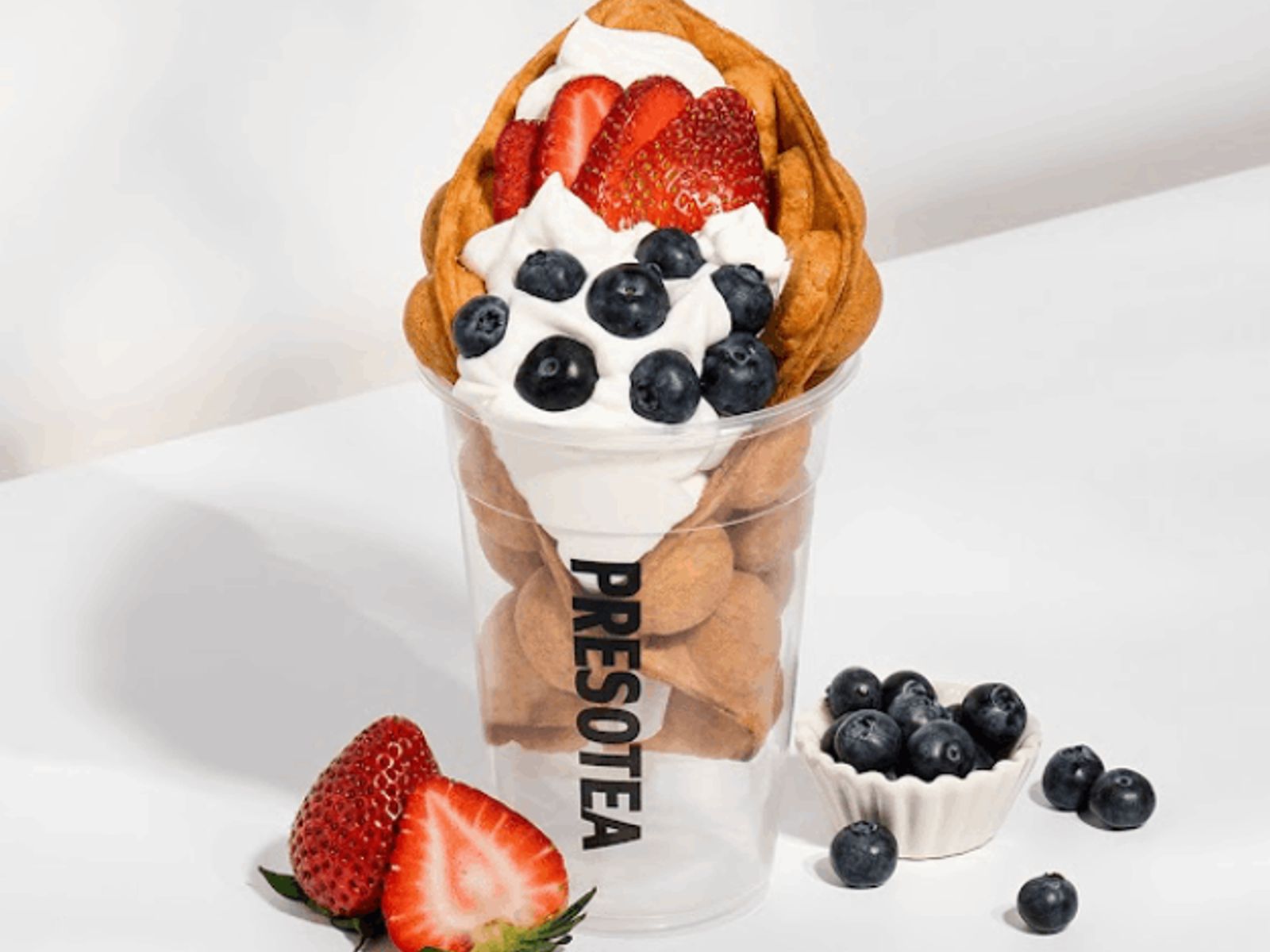 Order Original Bubble Waffle with Fruits & Toppings food online from Presotea store, San Diego on bringmethat.com