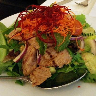 Order Anger Beef Salad food online from Anantra Thai Restaurant store, Woodland Hills on bringmethat.com