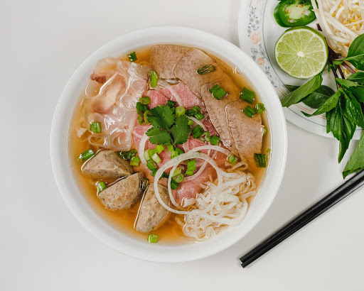 Order P4. Eye-Round, Flank, Fatty Flank, Tendon & Tripe Pho food online from Pho & Grill store, Montgomery Village on bringmethat.com