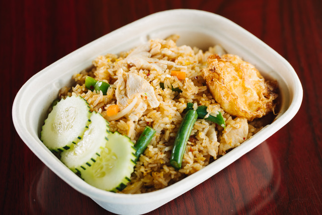 Order F7. Sweet Chili Fried Rice food online from Thai 2 Go store, Dallas on bringmethat.com