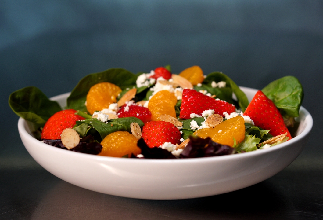 Order STRAWBERRY SPINACH SALAD food online from Cafe Del Sol store, Hagerstown on bringmethat.com