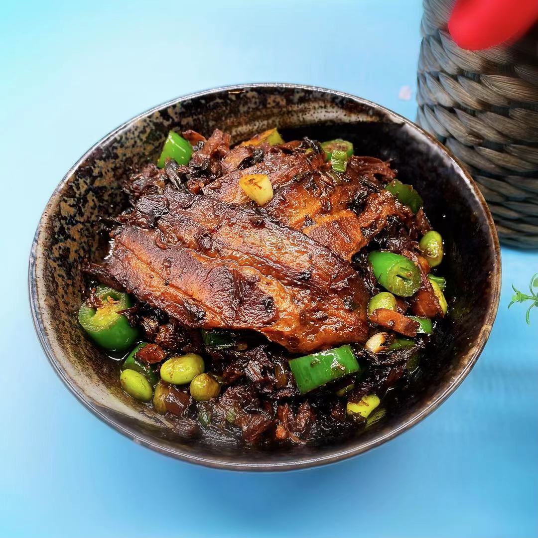 Order 外婆小椒干菜焖肉 ️️  Spicy braised pork w/dried vegetables food online from Fashion Wok store, Foster City on bringmethat.com