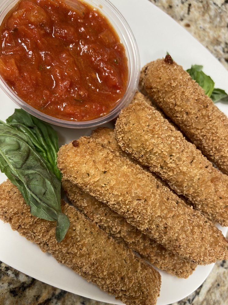 Order Mozzarella Sticks food online from Moes Pizza store, Paso Robles on bringmethat.com
