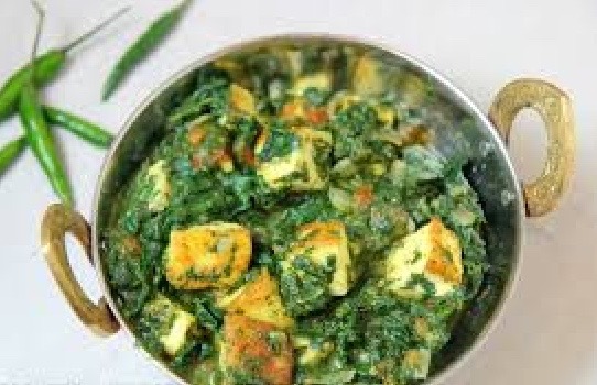 Order Saag Aloo Curry food online from Curry Bowl Indian Express store, Los Angeles on bringmethat.com