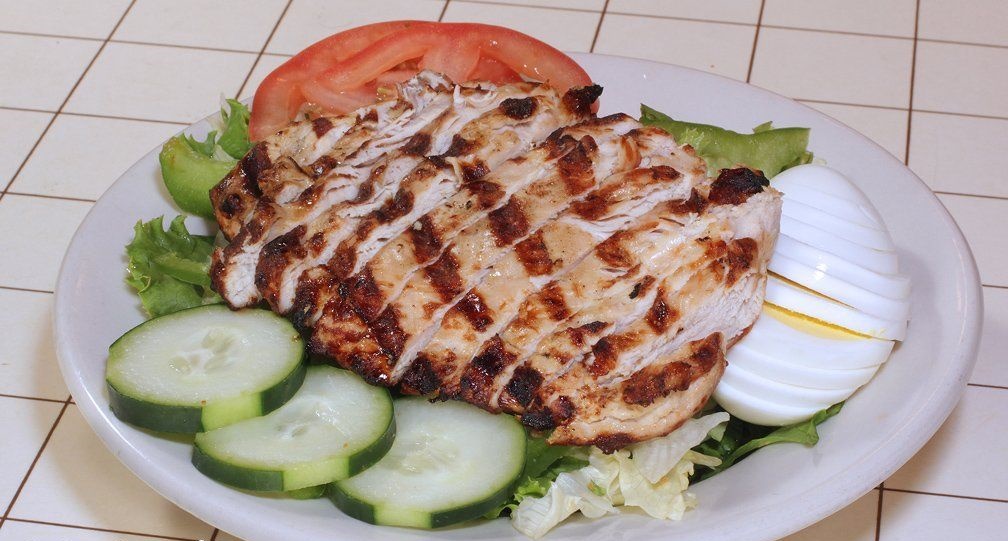 Order Broiled Chicken Breast Salad food online from Papas Pizza Place store, Woodridge on bringmethat.com