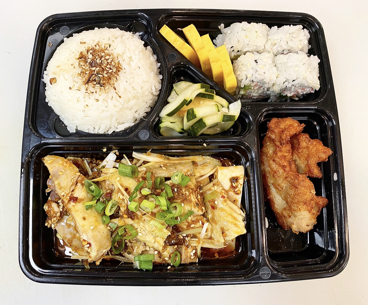 Order Bone-in Chicken Bento Box (Spicy) food online from Sheung Shui store, Lake Forest on bringmethat.com