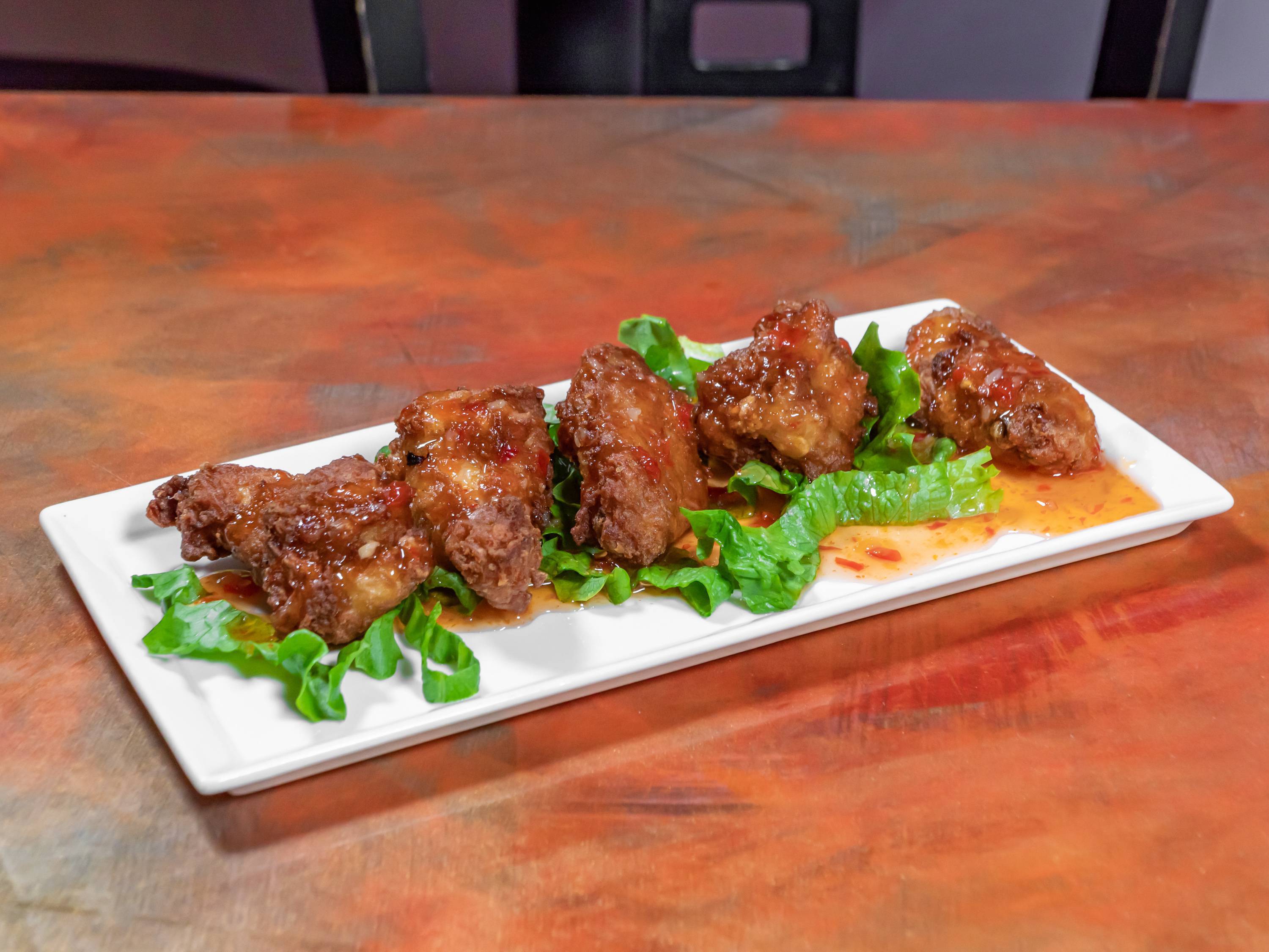 Order Classic Chicken Wings food online from Asia Nine Bar and Lounge store, Washington on bringmethat.com