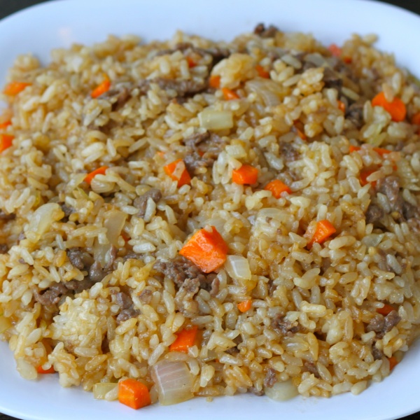 Order 34. Beef Fried Rice food online from China Bowl store, Elk Grove Village on bringmethat.com