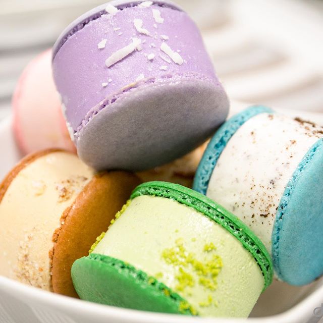 Order Ice Cream Macaron food online from Poke Town store, Roseville on bringmethat.com