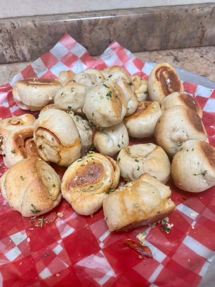 Order Garlic Knots - 6 Pieces food online from Anthony Pizza store, Keansburg on bringmethat.com