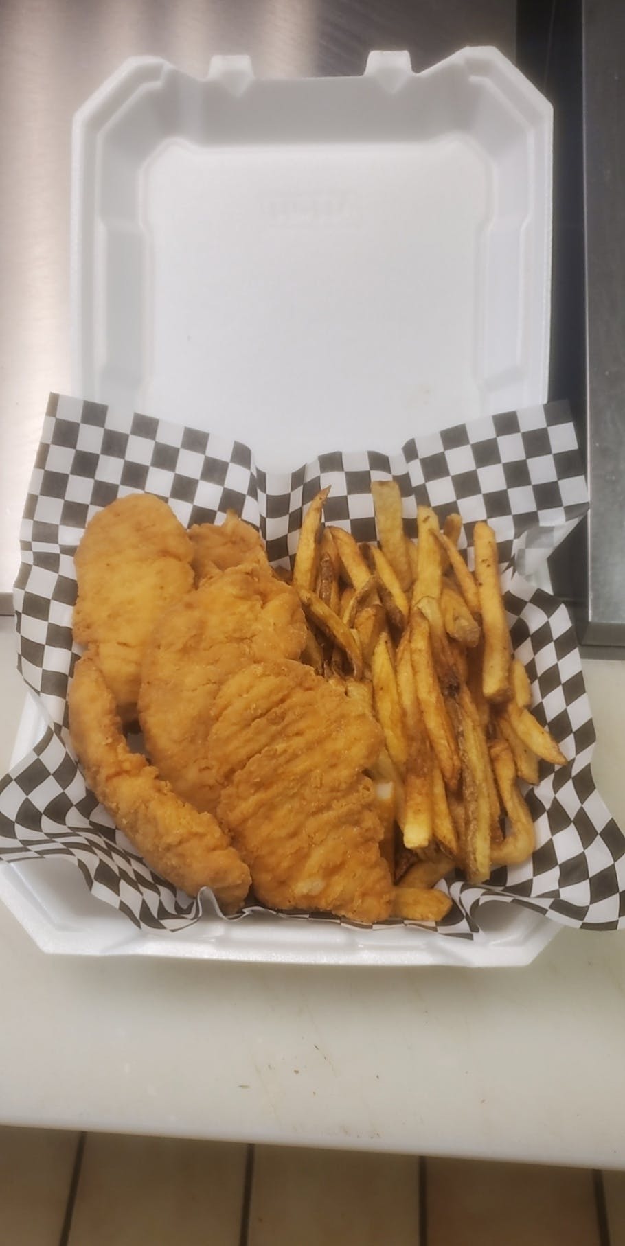Order Chicken Fingers & Fries - 6 Pieces food online from Pizza Leone store, Fairfield on bringmethat.com