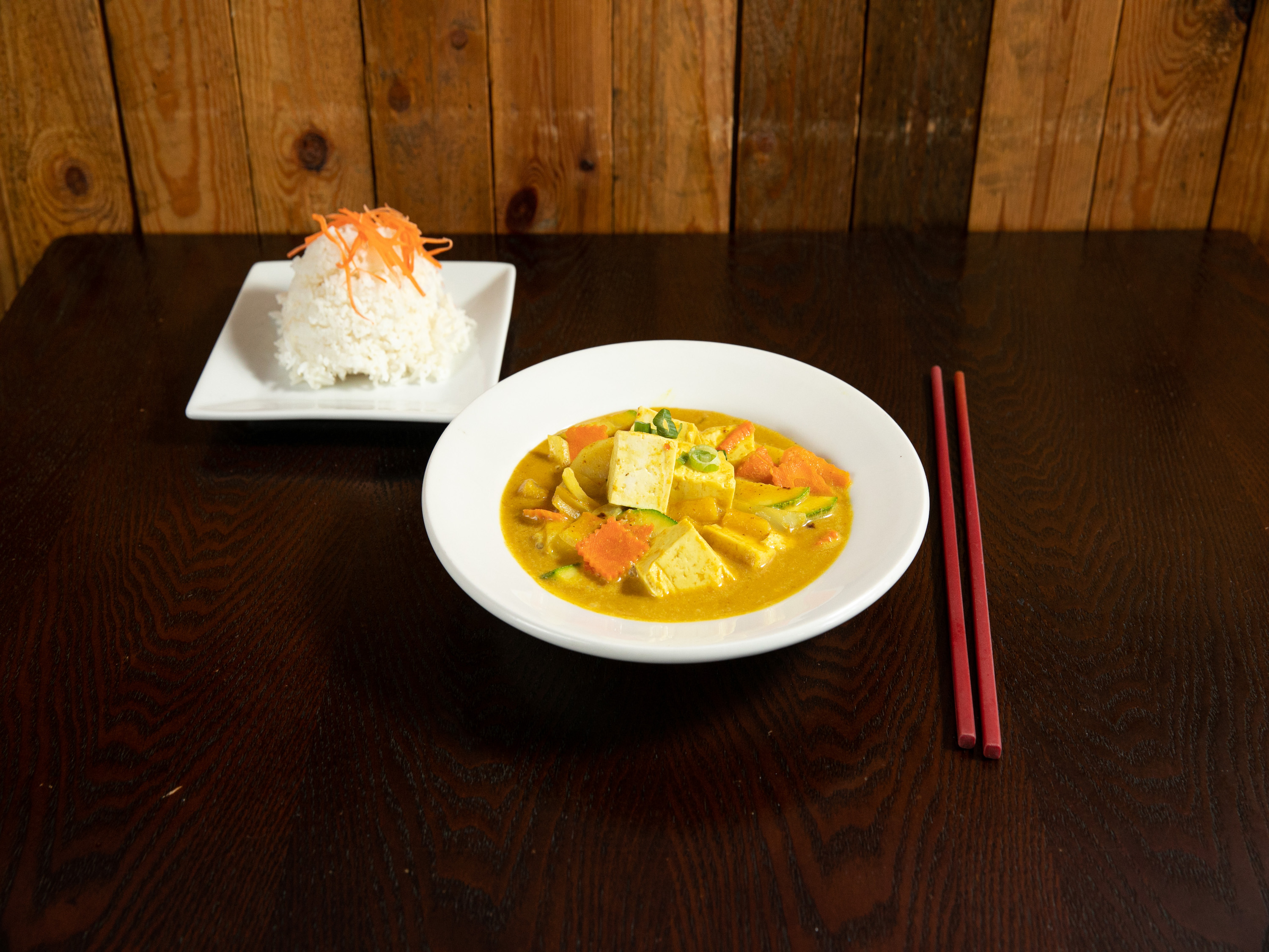 Order Yellow Curry food online from Busy B Thai Cafe store, El Cajon on bringmethat.com