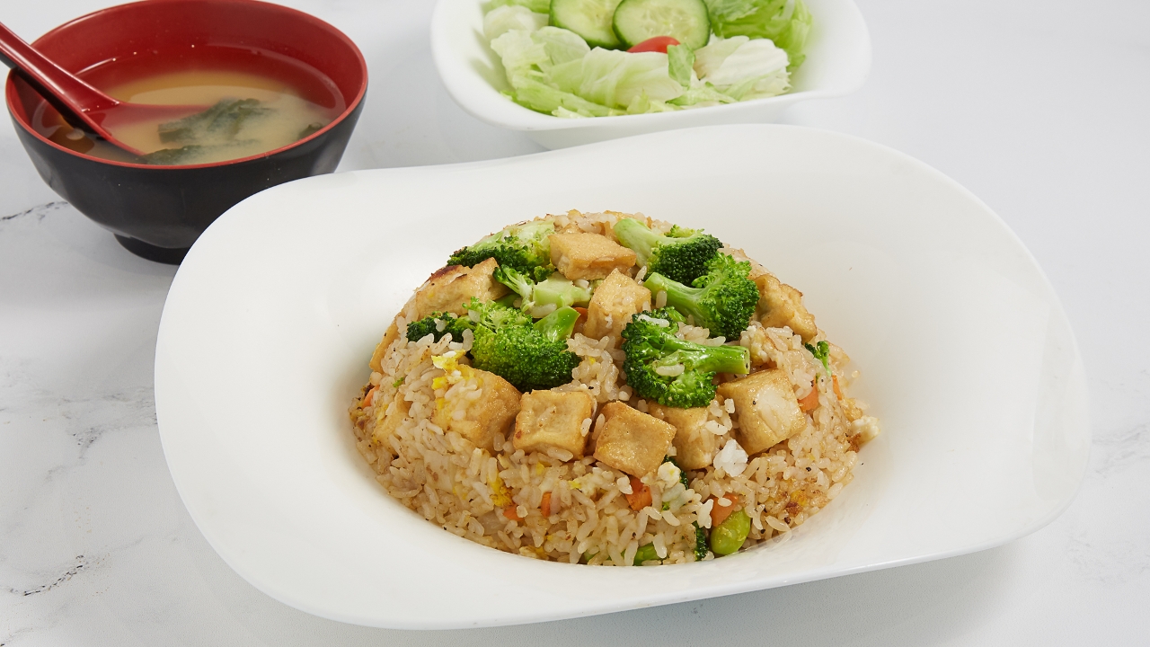 Order Fried Rice Vegetable & Tofu food online from Yoki store, Medford on bringmethat.com
