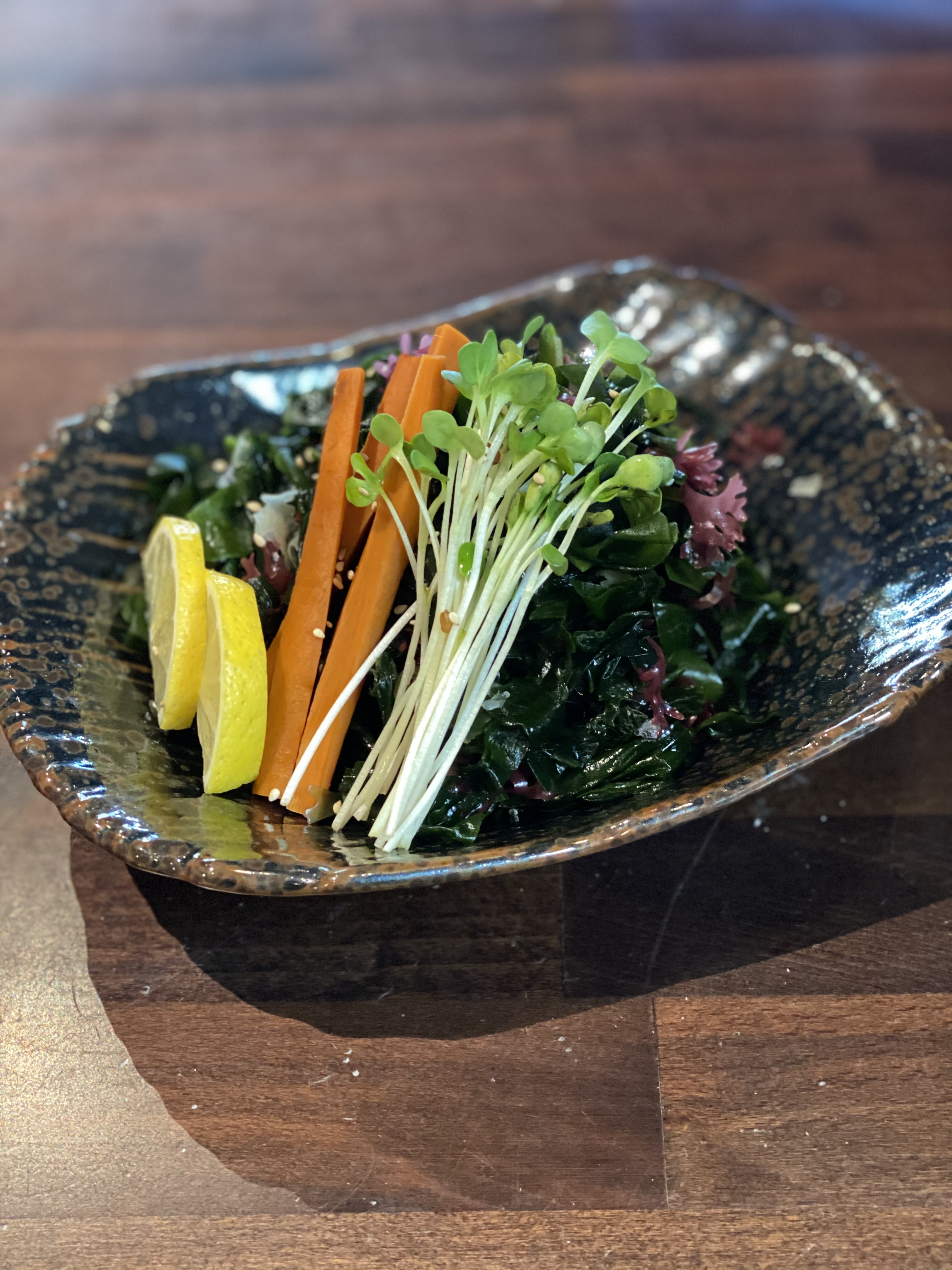 Order Seaweed Salad food online from Kanpai Japanese Sushi Bar &amp; Gril store, Santa Monica on bringmethat.com