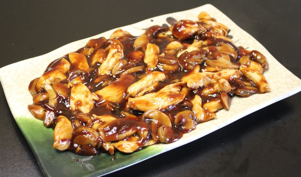 Order Chicken with Mushrooms 蘑菇鸡 food online from New Peking store, Crystal Lake on bringmethat.com