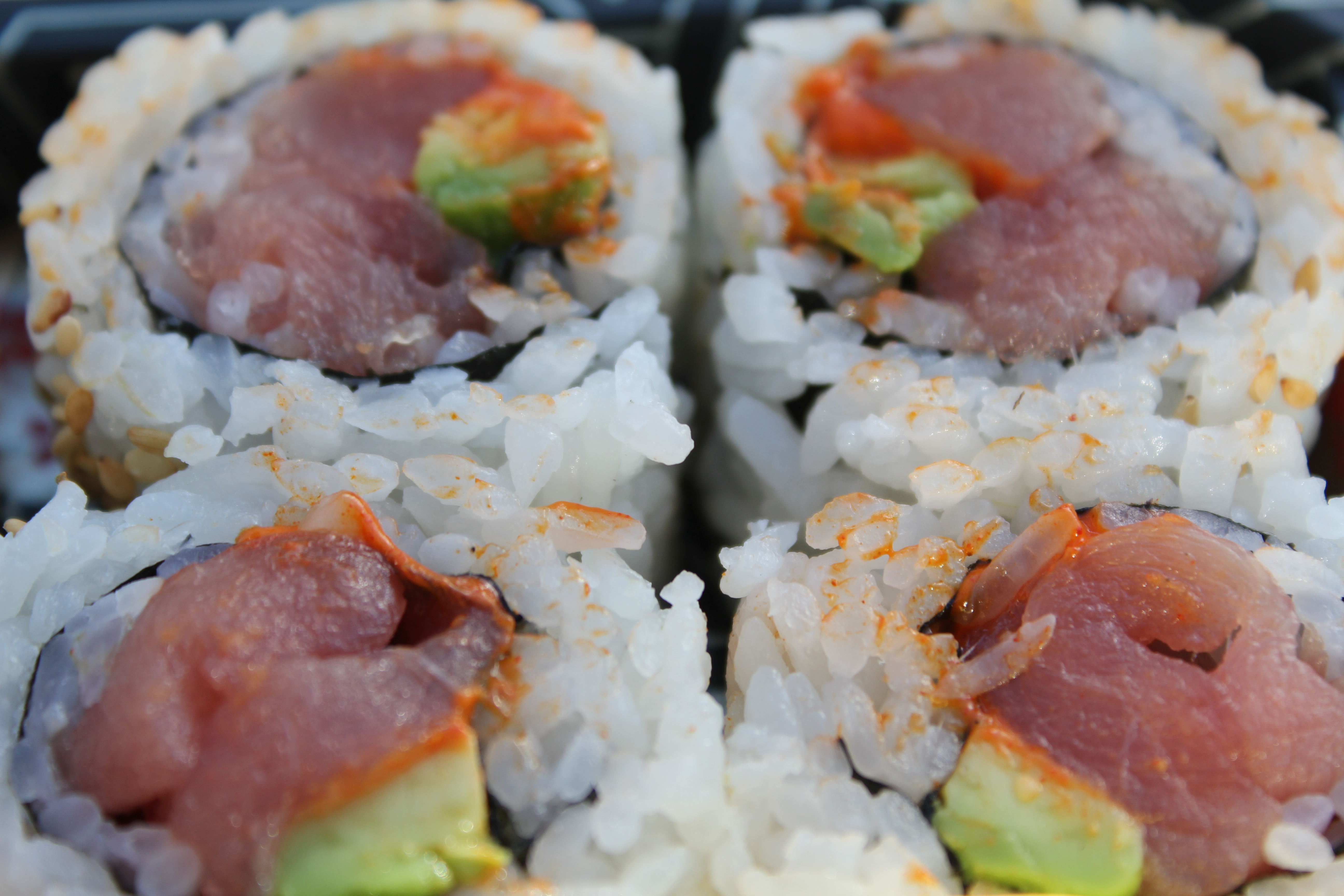 Order Tuna Avocado Roll food online from Abi sushi store, Astoria on bringmethat.com