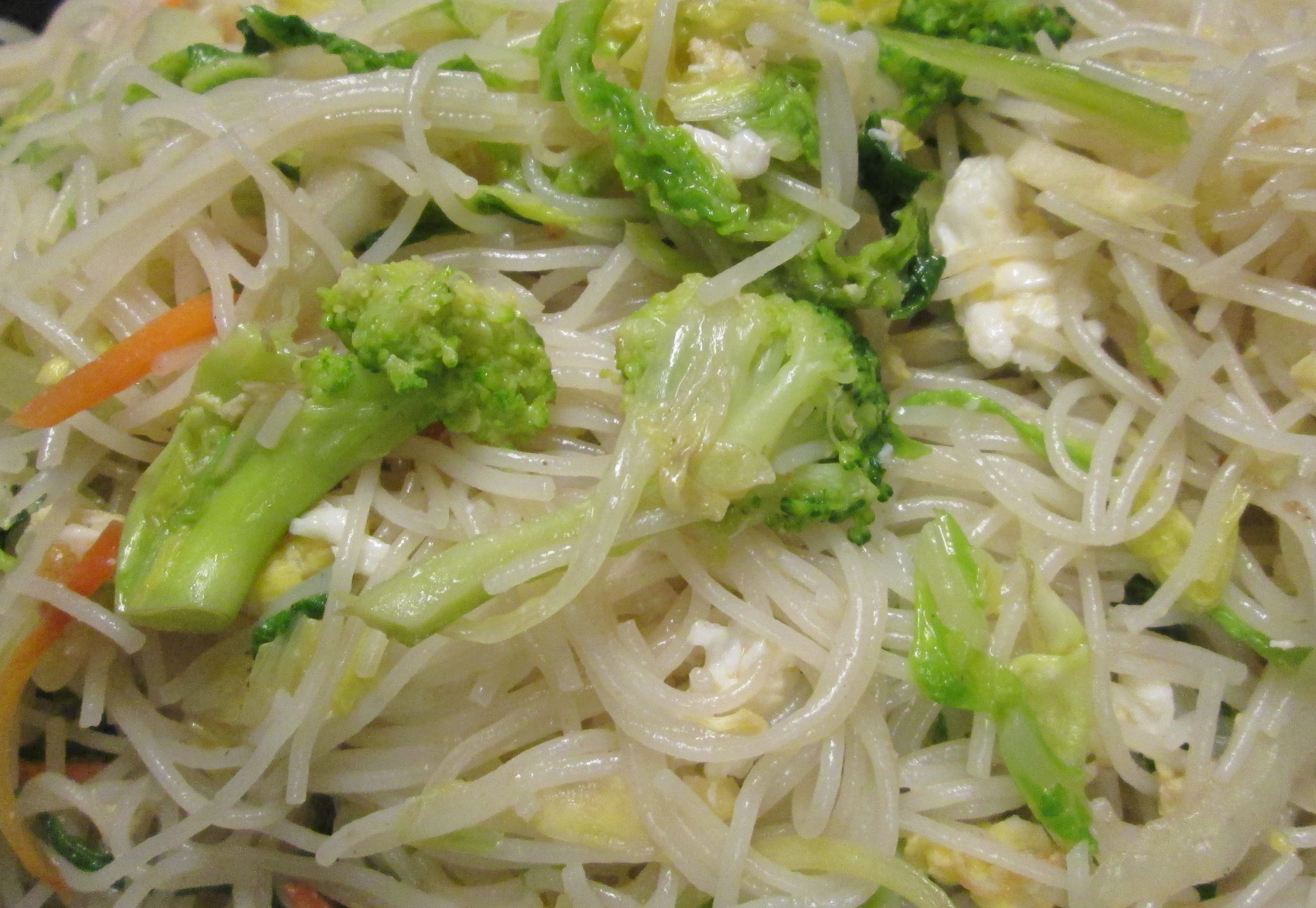 Order Vegetable Noodles food online from Kong Kitchen store, Atlanta on bringmethat.com