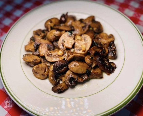 Order Sauteed Mushrooms food online from Pines of Rome store, Bethesda on bringmethat.com