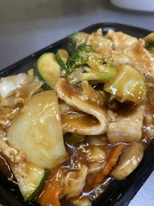 Order 22. Chicken with Mixed Vegetables food online from Redwood Chinese Restaurant store, Clarksville on bringmethat.com