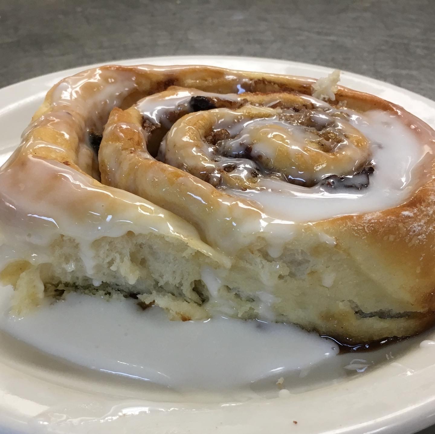 Order Diner Made Cinnamon Roll food online from Mama Daughters' Diner store, Plano on bringmethat.com
