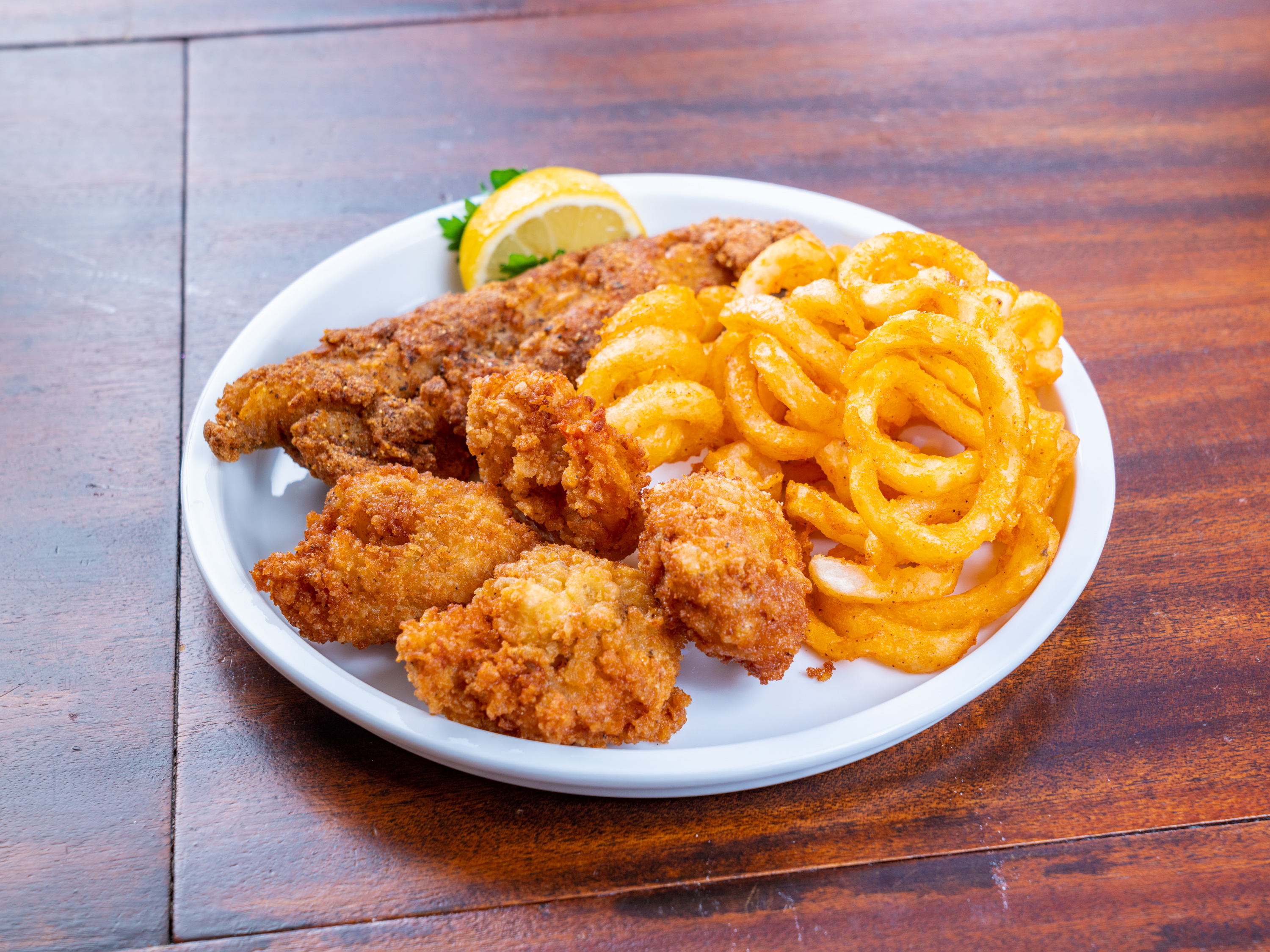Order Organic Fish & Shrimp Combo with Fries food online from Lou Lou's Wings & Moore store, Lynbrook on bringmethat.com