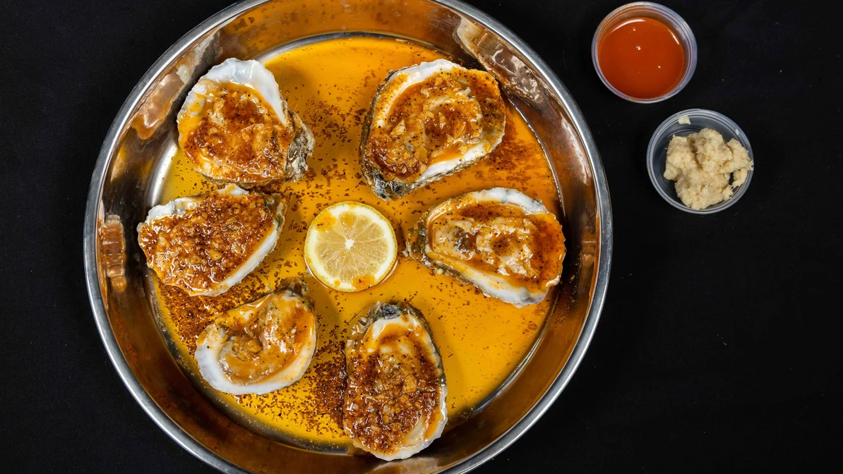 Order Steamed Oysters food online from Red Crab Juicy Seafood store, Cleveland on bringmethat.com