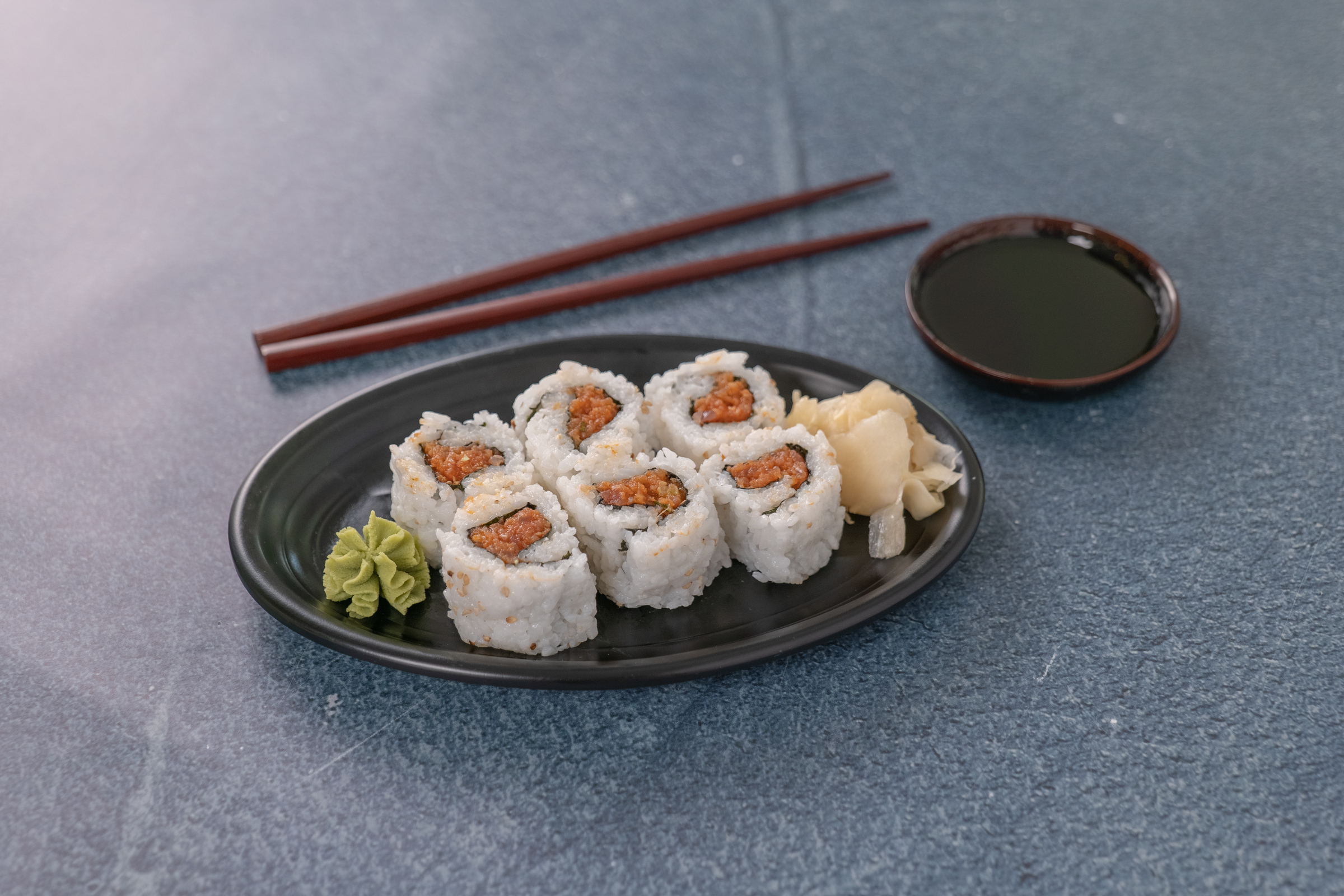 Order Spicy Tuna Roll food online from Dashi Japanese Restaurants store, Menlo Park on bringmethat.com