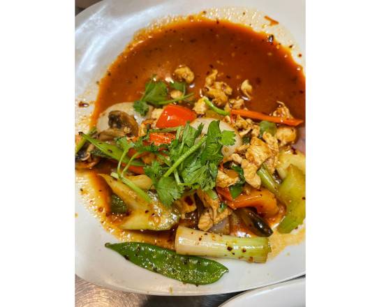 Order L-28 Chicken Chili Paste food online from Thaicuisine store, Austin on bringmethat.com