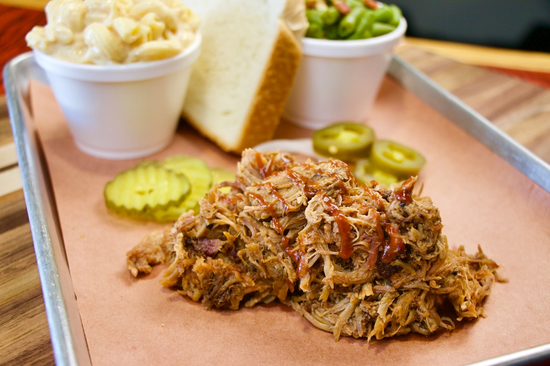 Order Pulled Pork Plate food online from 2 Guys 1 Pit Bbq & Catering store, Tomball on bringmethat.com