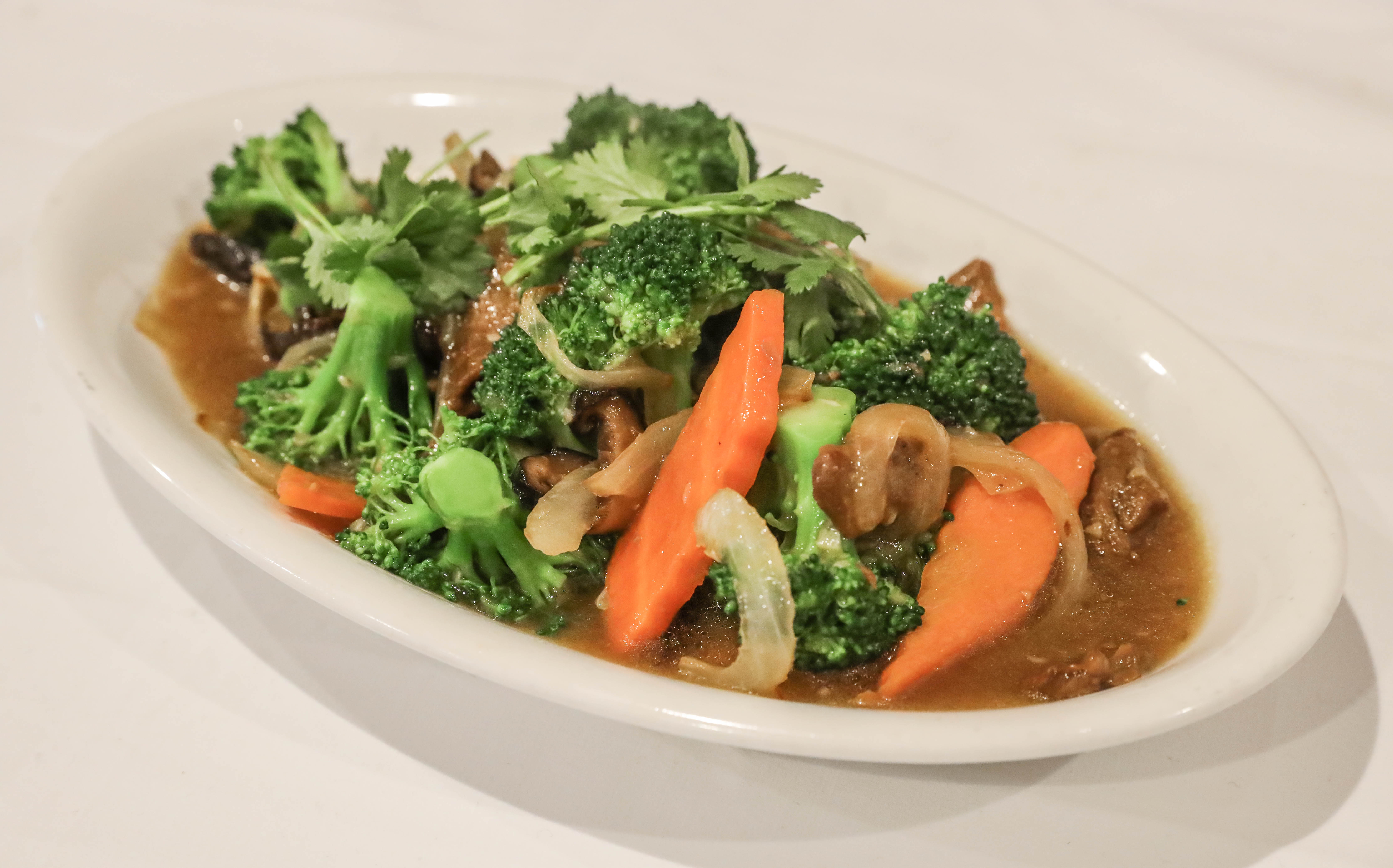 Order Stir-Fried Broccoli food online from Eathai Restaurant store, Pleasanton on bringmethat.com