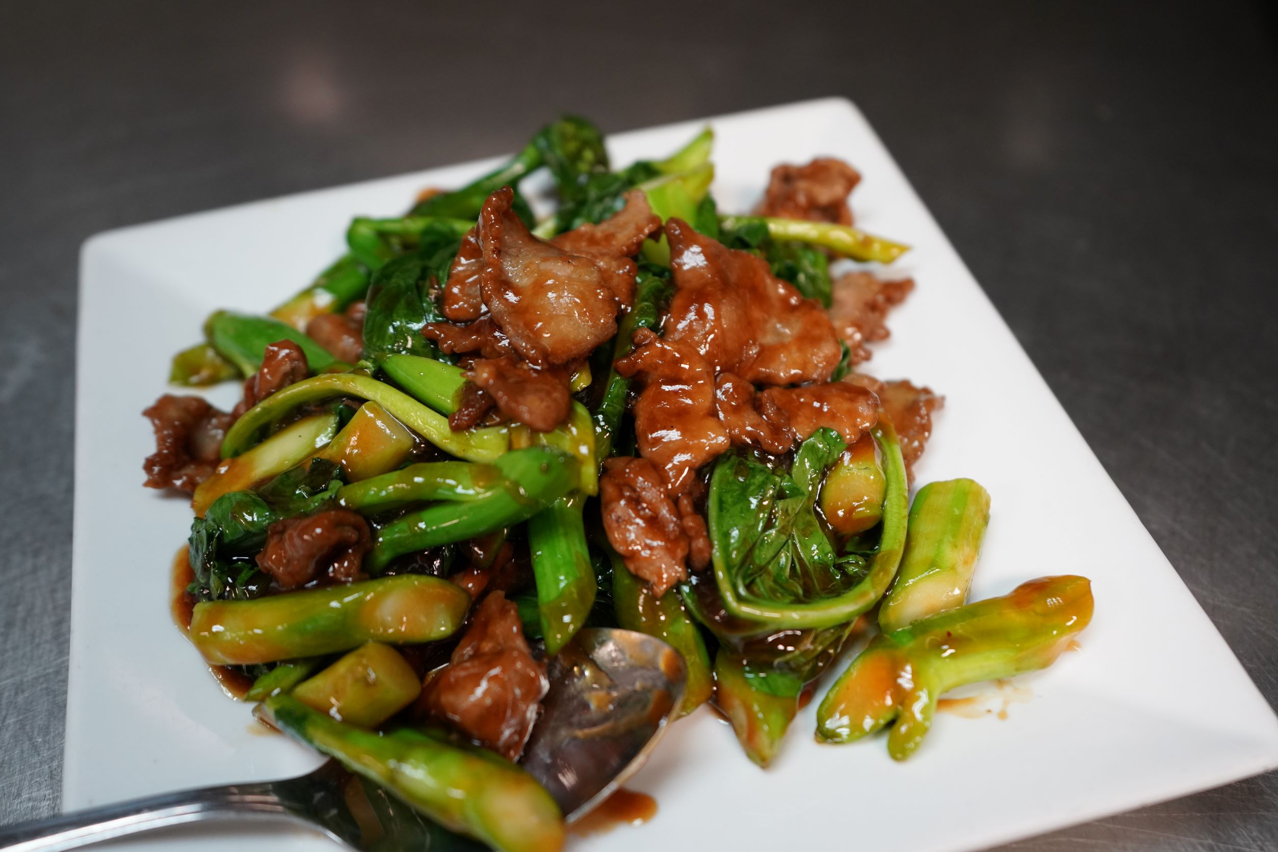 Order Beef with Chinese Broccoli food online from Red Pepper Chinese Restaurant store, RICHFIELD on bringmethat.com
