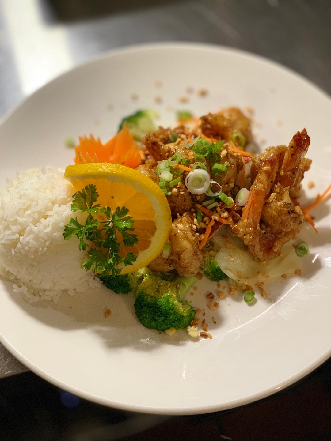 Order Garlic shrimp food online from Circles Thai store, Philadelphia on bringmethat.com