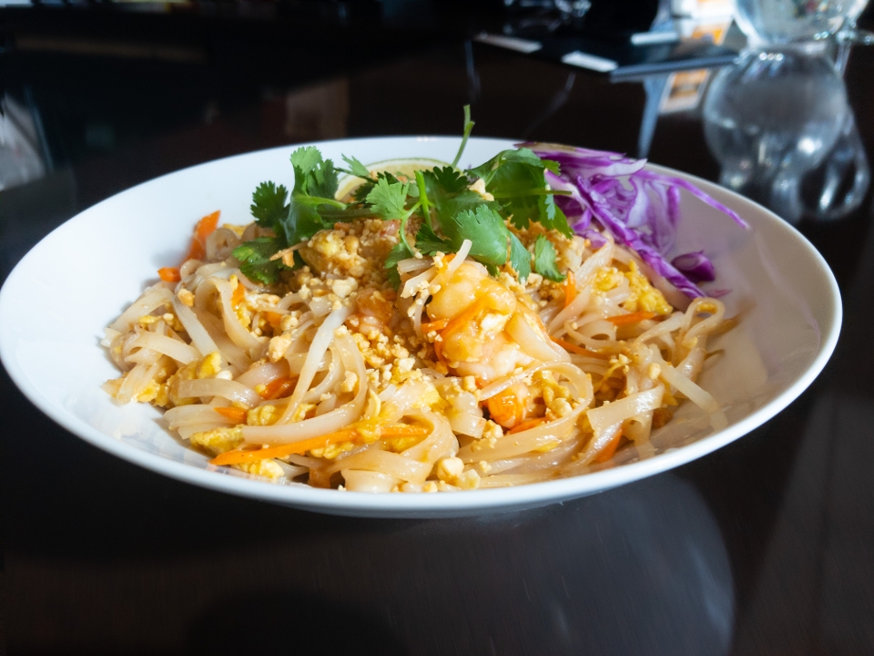 Order Pad Thai Noodle food online from Sushi House store, Downers Grove on bringmethat.com