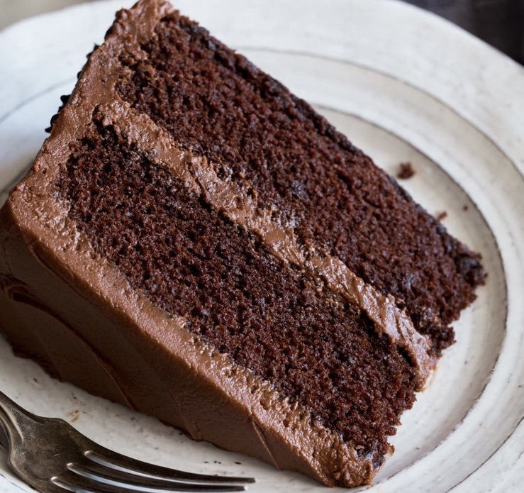 Order Chocolate Cake food online from Wing It! Bar And Grill store, El Paso on bringmethat.com