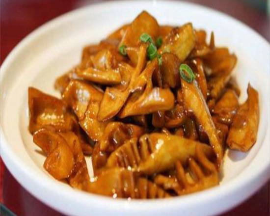 Order D10. Braised Bamboo Shoots 油燜竹筍 food online from Shanghai Family Restaurant store, Cupertino on bringmethat.com