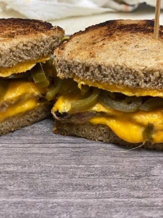 Order Brisket Grilled Cheese Sammie food online from Beerhead Bar & Eatery store, Westerville on bringmethat.com