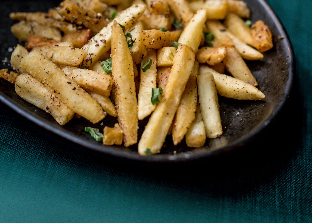 Order Za'atar Fries food online from Chop't Creative Salad store, Washington on bringmethat.com