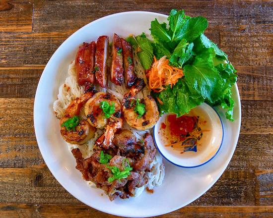 Order Grilled Combination on Thin Vermicelli-BH Thập Cẩm food online from Banh Canh Tom Cua store, Houston on bringmethat.com