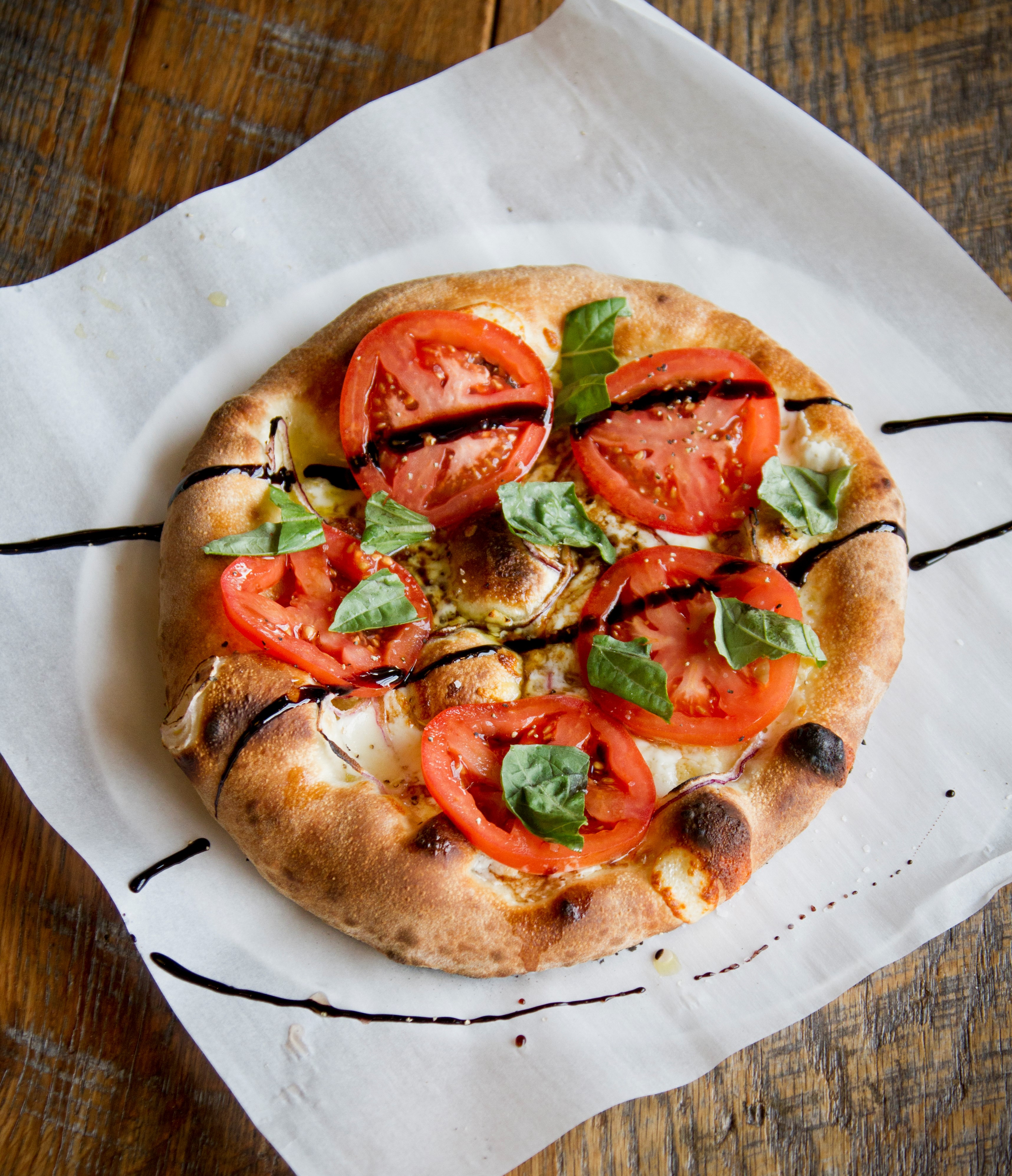 Order Caprese Pizza food online from Pizzeria Limone store, Salt Lake City on bringmethat.com