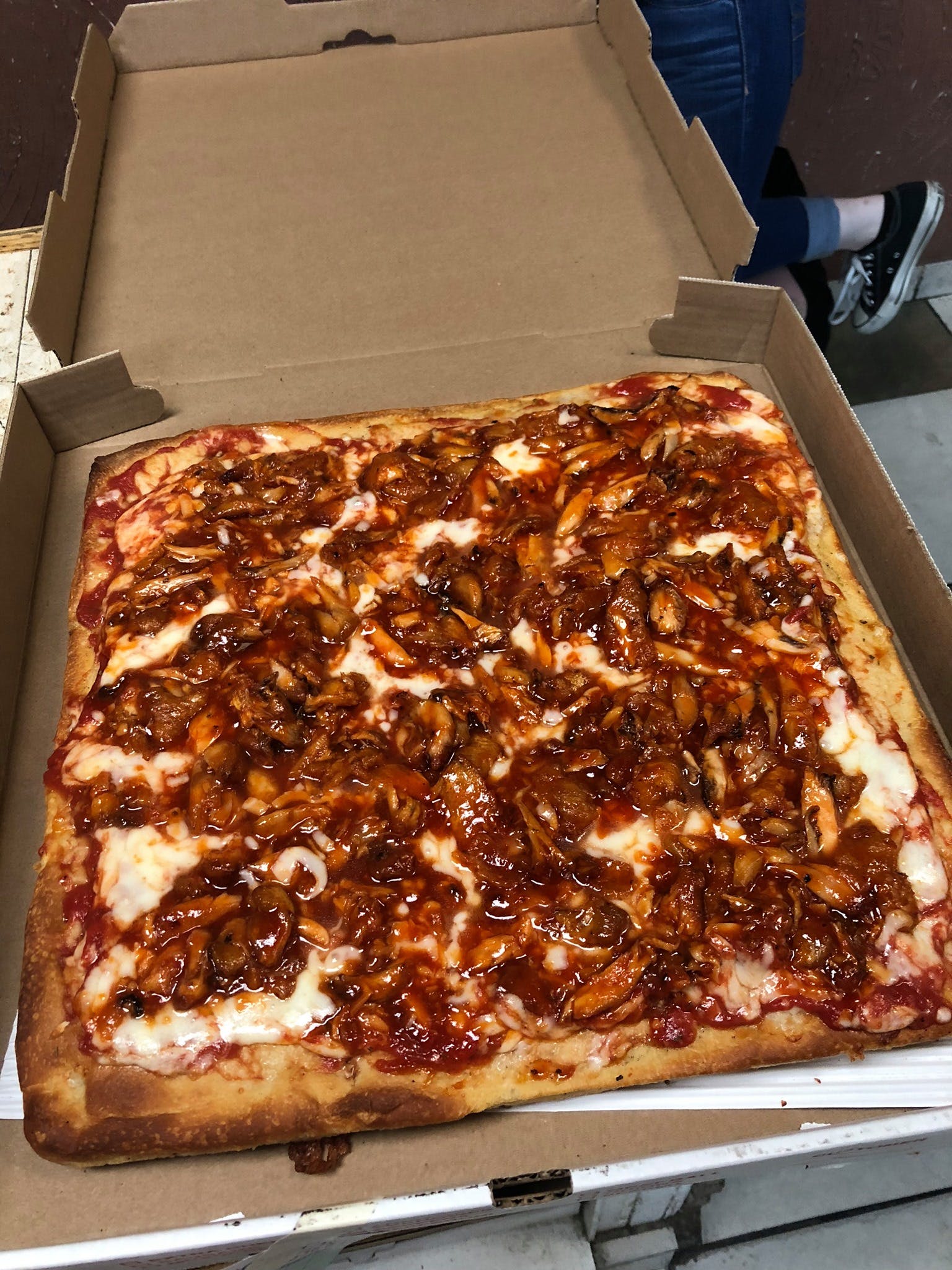 Order Sicilian Buffalo Wing Pizza - 16" food online from Frank's II Pizzeria store, Sewell on bringmethat.com