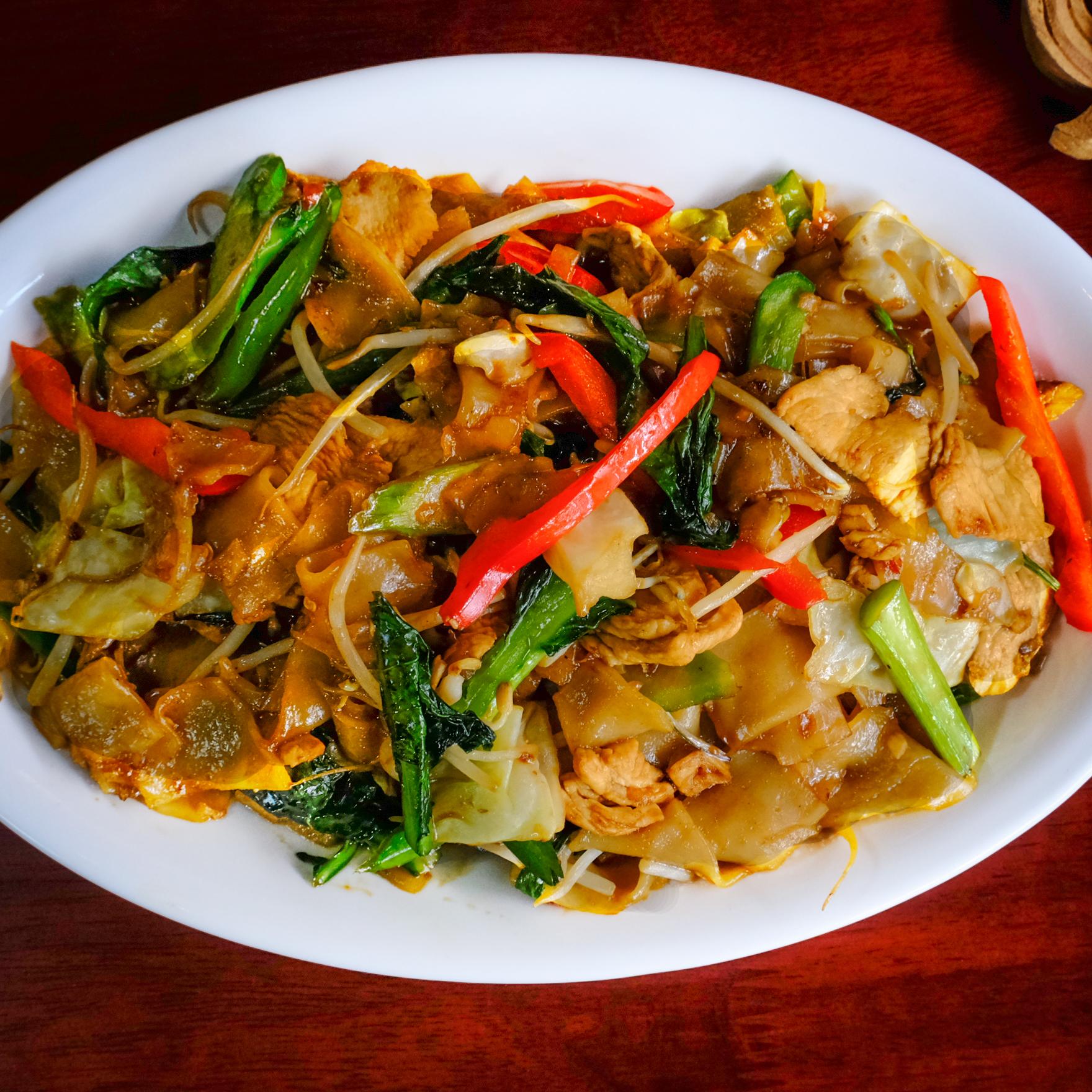 Order D44. Kuay Tiew Kee Mao food online from Manee Thai store, Chicago on bringmethat.com