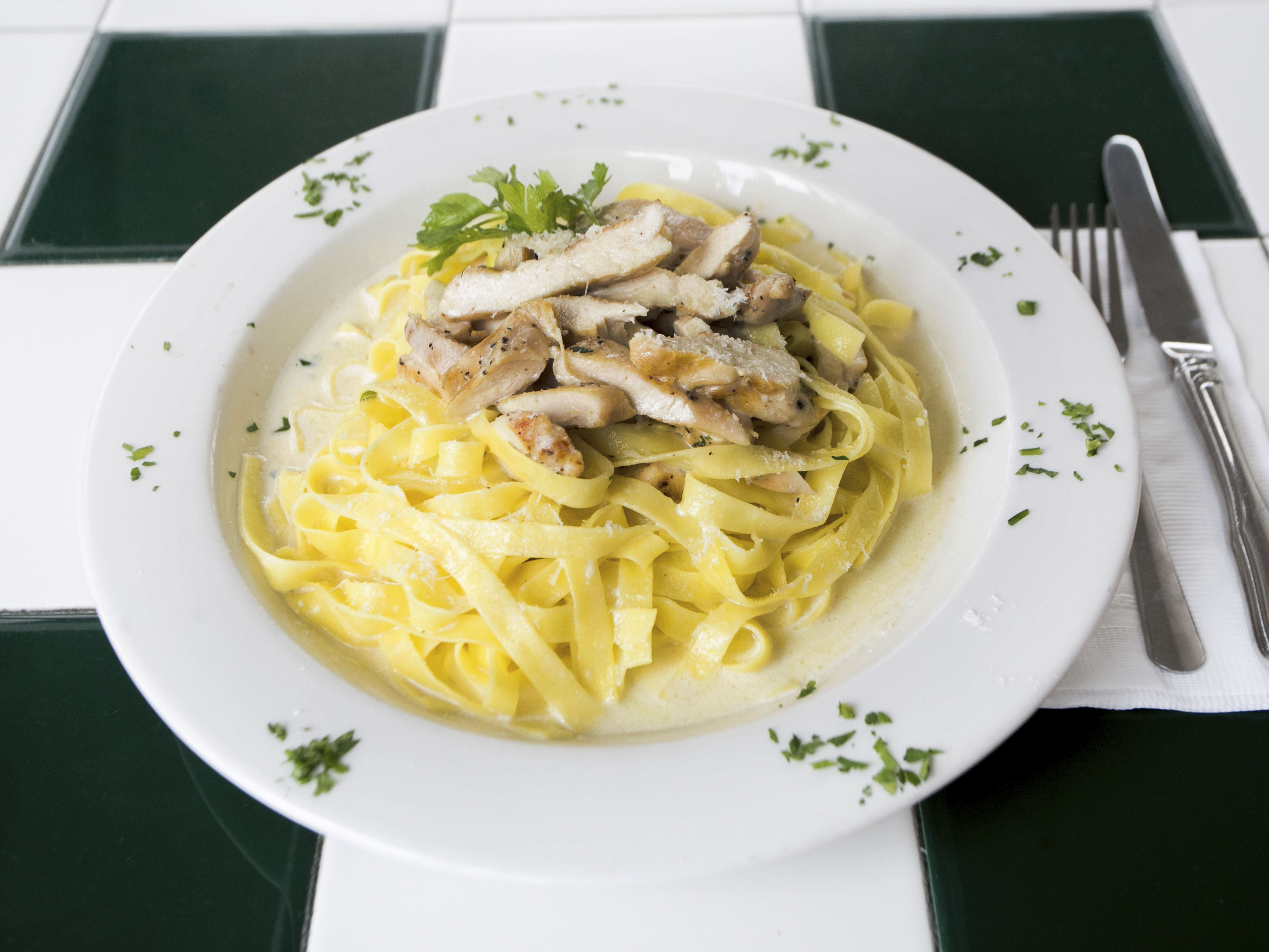 Order Fettuccini Alfredo food online from Abate Apizza and Seafood Restaurants store, New Haven on bringmethat.com