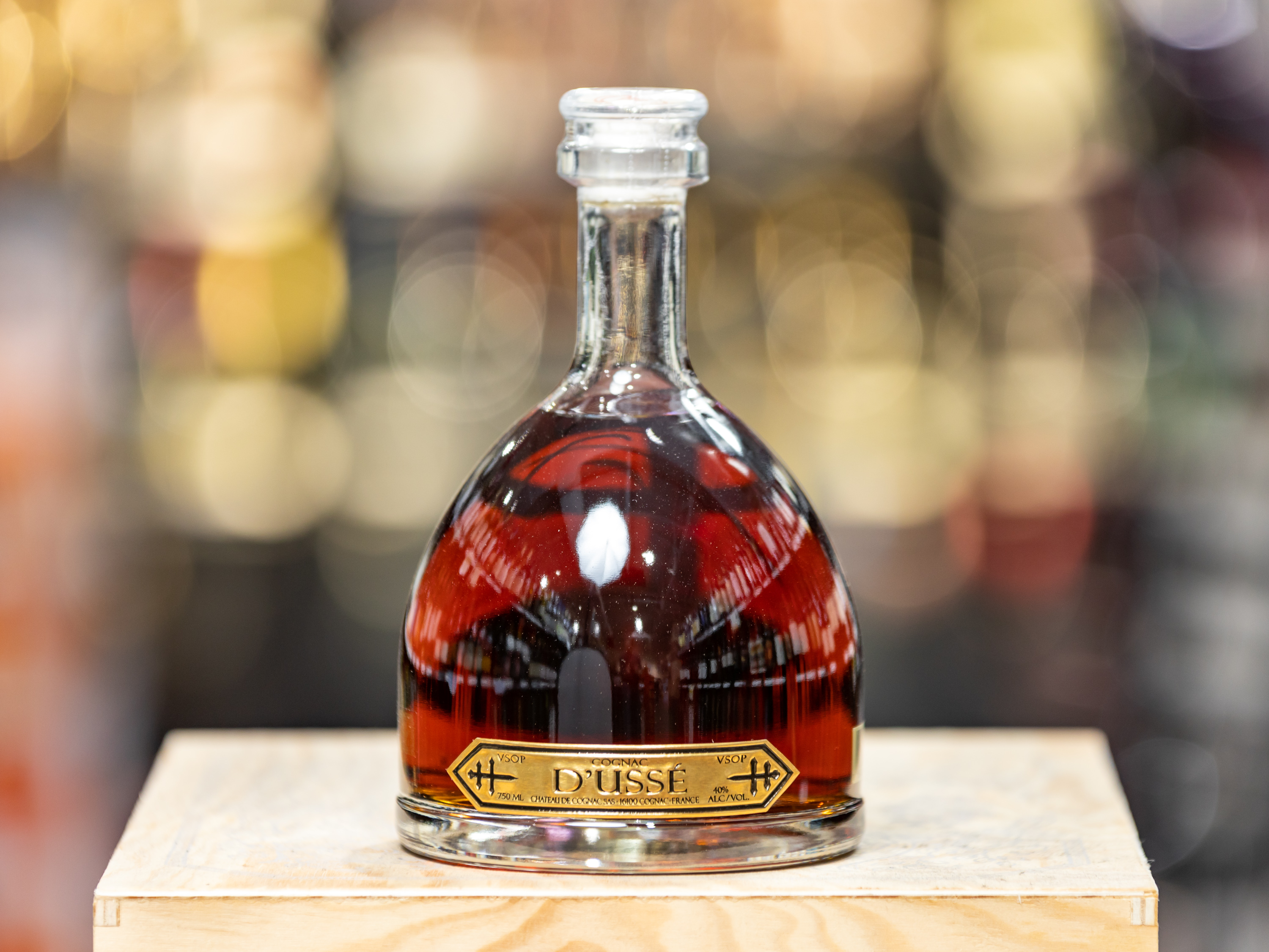 Order Dusse Vsop 375 ml. Congac food online from Armenetti Town Liquor Inc store, Chicago on bringmethat.com