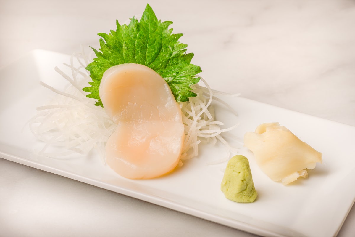 Order Scallop Sashimi food online from Izumi Japanese Steak House & Sushi Bar store, Windsor Locks on bringmethat.com