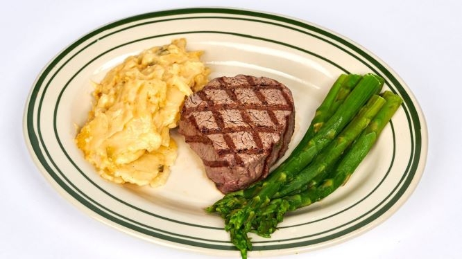 Order Filet Mignon food online from Izzy Steaks & Chops store, San Francisco on bringmethat.com