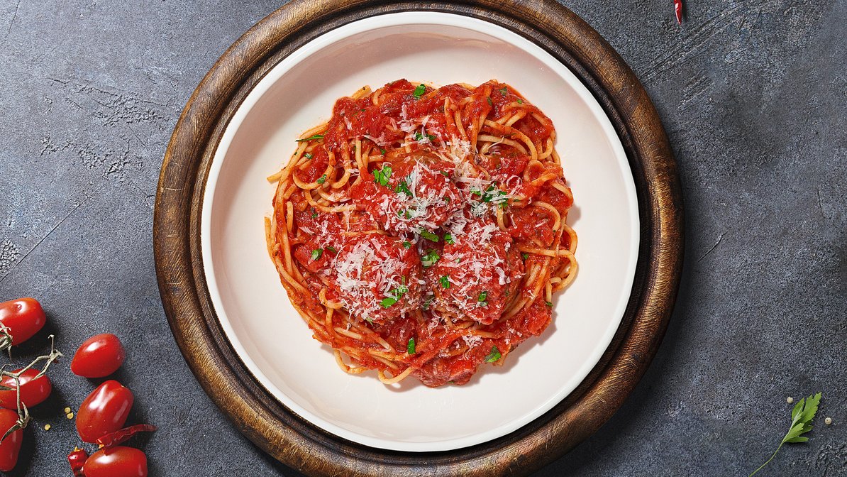 Order Spaghetti Classico food online from Burgers & Beyond store, Nashville on bringmethat.com